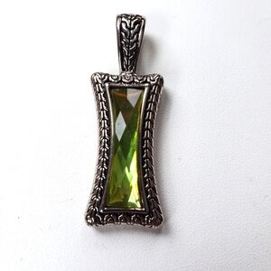 Lia Sophia Peridot Slide